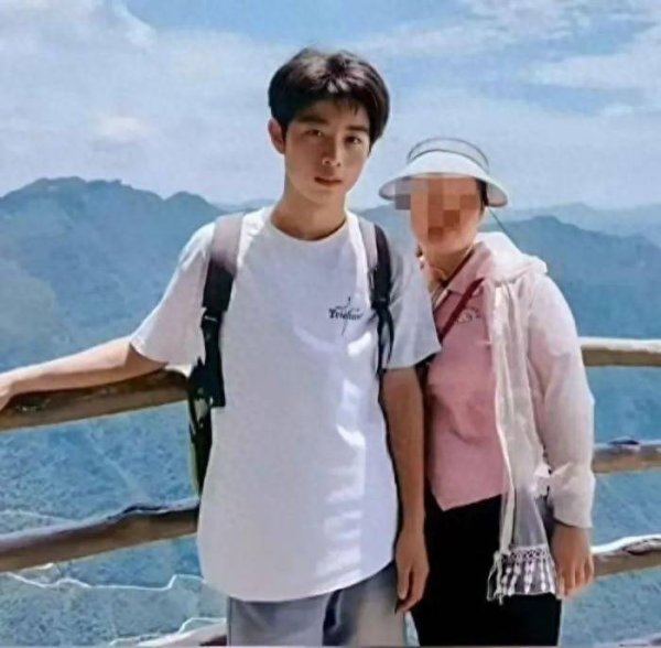 睿迎网 19岁高考生找暑假工被骗至缅甸，母亲：凌晨拨通儿子电话，口音奇怪的陌生人接听